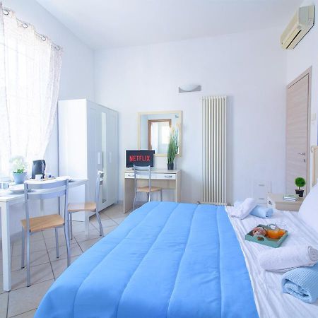 Athena Rooms - Parcheggio Privato Болонья Экстерьер фото