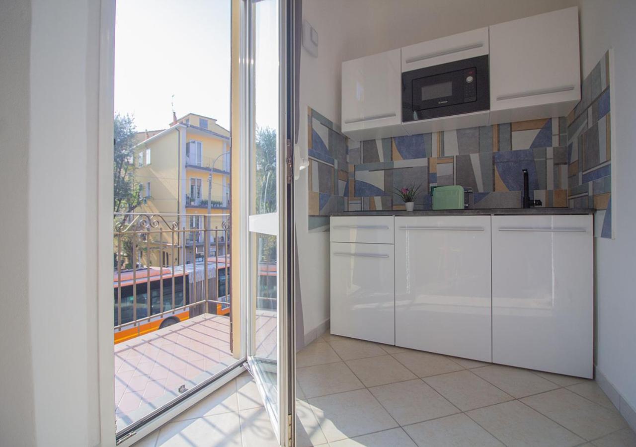 Athena Rooms - Parcheggio Privato Болонья Экстерьер фото