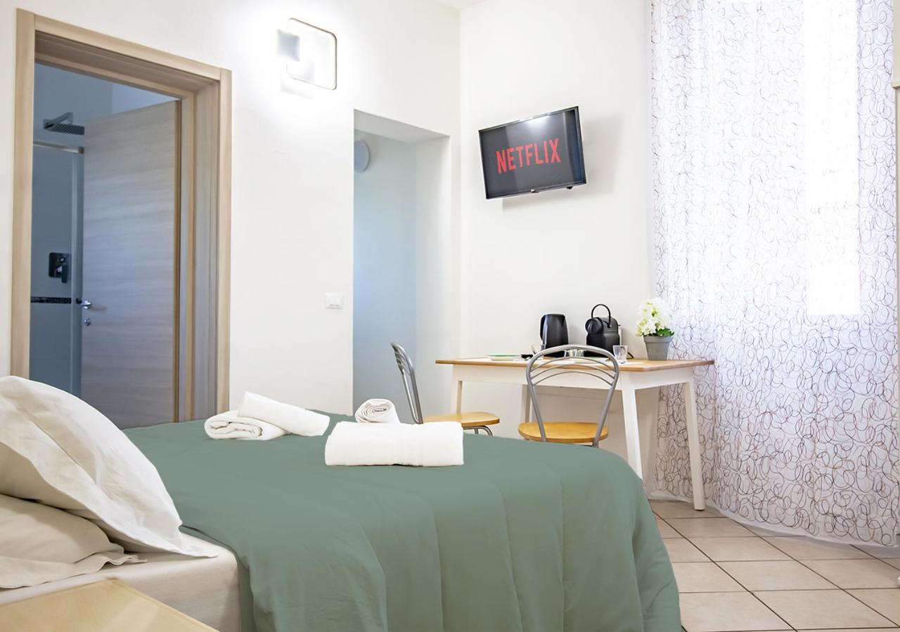 Athena Rooms - Parcheggio Privato Болонья Экстерьер фото